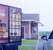 7 Ways of using Drive Thru Digital Signage Menu Boards for QSR