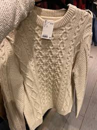 Unfortunately, she says she and evans chose the sweater during a fitting that was so rushed, she can't remember the brand. Chris Evans Knitwear Is The Real Star Of Knives Out