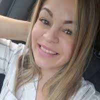 Wanda Capeles's Instagram, Twitter & Facebook