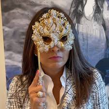 Now this is a mask I won’t mind wearing this New Years’s Eve! The Liz  Taylor Diamond MASK was designed and made in 1993 by Henry Dunay for  Elizabeth Taylor. They called it the "Lachrymosa" referring ...