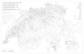 Mostra i vari cantoni svizzeri delineati in colori vivaci, con i loro confini e nomi come lo erano il rovescio mostra una mappa in bianco e nero della svizzera che illustra come interagisce con i paesi. Carta Sinottica Delle Ripartizioni Istituzionali Della Svizzera Stato 1 1 2021 Cantoni Distretti Comuni Carta Ufficio Federale Di Statistica