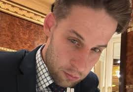 Lounge lizard' fraud jailed for conning women out of £300,000