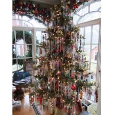 love this tree so old fashioned and wonderful my trees yup thats vintage christmas tree decorations vintage christmas decorations christmas tree decorations