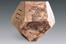 Específicamente en esta sesión vas a comparar cómo los juegos de antes han cambiado, y a pesar de ello y del tiempo, se siguen jugando y disfrutando. Historia De Los Juegos De Mesa Desde Los Inicios Hasta Hoy