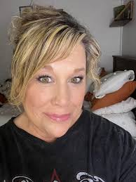 Hi everyone! My name is Jenny and I will be the girl behind all these  posts. I have been wearing Seint for almost 2 years and absolutely love the  confidence it gives