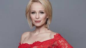 Her birthday, what she did before fame, her family life, fun trivia facts, popularity rankings, and more. Ez Eddig Nem Volt Ott Uj Tetovalas Jelent Meg Kollo Babett Ket Keble Kozt Nap Hire