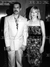 There had been and still are lots of rumors and lies about this delicate and private topic. Freddie Mercury Y Mary Austin Queen Freddie Mercury Freddie Mercury Mary Austin Freddie Mercury