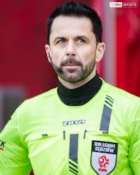 📌 Beşiktaş x Trabzonspor mücadelesinin VAR hakemi Polonyalı Daniel  Stefanski oldu.