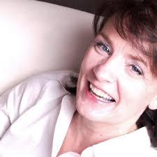 Christine Hamill's Instagram, Twitter & Facebook