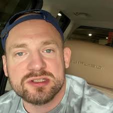 😡😡 Last night at my show in Lincoln, NE, 2 fans of mine (dudes who knew  all the words to my songs), snuck behind my merch table during my meet &  greet, and stole every single piece of vinyl that I ...