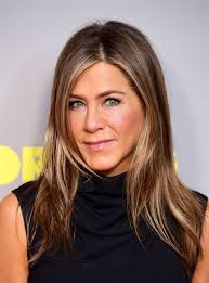 See more ideas about jennifer aniston hair, jennifer aniston, jennifer aniston style. Jennifer Aniston Wore Her Natural Hair Texture Jennifer Aniston Natural Wavy Hair Instyle