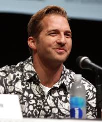 Ryan Hansen's Instagram, Twitter & Facebook