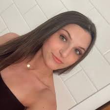 Julia Falcone (@juliafalcone73)