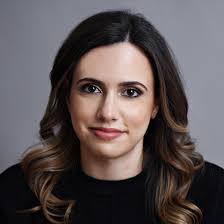 Amanda Coletta's Instagram, Twitter & Facebook