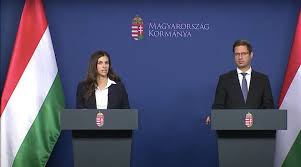 Bejelentették, hogy a múlt héten elfogadott 5,3 milliárd forintos támogatási keretet után újabb 2,12 milliárd forintos támogatást különített el a kormány. Kormanyinfo Nyithatnak Az Uszodak Lehet Menni Szabadteri Szinhazakba Es Mozikba Jonnek Az Utazasi Utalvanyok