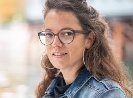 Rebekka Salm "Die Dinge beim Namen", Knapp