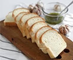 Dua helai roti tawar putih memiliki kalori sebanyak 175 kalori sedangkan roti gandum punya kalori sebanyak 138 kalori. Resep Roti Gandum Rendah Kalori Archives Resep Kekinian