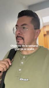 Zac Efron es visto semi desnudo. http://bit.ly/1GCnwru