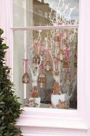50 Traditional And Modern Christmas Window Decorations Christmas Window Display Christmas Shop Window Christmas Window Decorations
