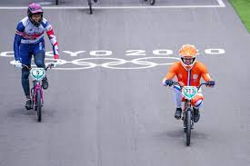 Influenced by motocross riders, children tried to imitate their heroes, but the sport remained relatively small until the 1980s. Rksohhk1djpf0m