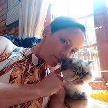 Roxanne Bray's Instagram, Twitter & Facebook