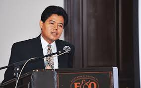Political analyst kamarul zaman yusoff has hit back at those who claimed he was intimidated by dr mahathir mohamad, who. Syed Iskandar Syed Jaafar Fail Saman Isu Agong Tak Isytihar Darurat Minda Rakyat