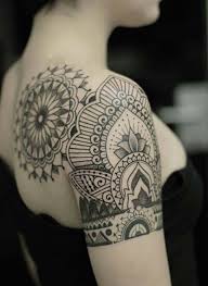 Kadin Omuz Dovmeleri Mandala Tumblr Woman Shoulder Tattoos Elegir El Disena Environnant Les Shoulder Tattoos For Women Shoulder Tattoos Shoulder Tattoo