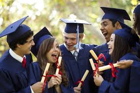 Frasi Per Laureandi Divertenti Le Congratulazioni Piu Simpatiche