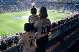 Dorthin waren bereits waldemar podolskis eltern als ehemalige bürger des deutschen reichs übergesiedelt. Lukas Podolski Family Love Together Poldi Facebook