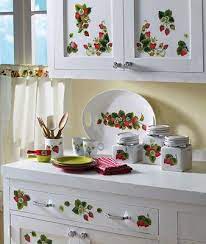 See more ideas about strawberry kitchen, strawberry, strawberry decorations. Pin By Gena Palmer On Home Interiors Decor Strawberry Kitchen Strawberry Decorations Kitchen Decor
