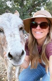 Winnie Bean's Instagram, Twitter & Facebook