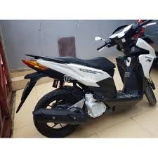 Sebagai informasi, motor ini hadir dalam 2 jenis. Modif Standar Vario 150 Putih