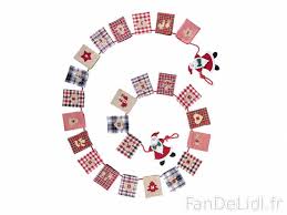 A l'intérieur de cette magnifique coiffeuse vous trouverez tous les favoris iconique beauté de la marque : Calendrier De L Avent Noel Fan De Lidl Fr