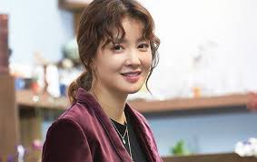 Lee si young has became a korean national boxer at '2013 korean representative final selection' match on 24 april 2013 after. Actress Lee Si Young And Husband Make Headlines For Capital Gains From Building Sales Allkpop