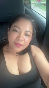 Sandra Merry's Instagram, Twitter & Facebook