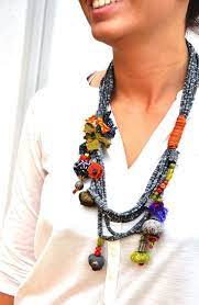 Eine Sehr Einzigartige Handgefertigte Farbenfrohe Halskette Die Ihrem Einzigartige Farbenfrohe Halskette Fabric Jewelry Fabric Necklace Felt Jewelry