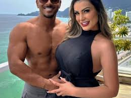 Son madre e hijo y trabajan juntos en OnlyFans: él la graba teniendo sexo y  luego reparten las ganancias