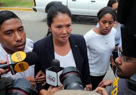 La candidata derechista keiko fujimori lidera la votación presidencial en perú, al obtener el 52,90% de los votos, frente al 47,09% obtenido por el izquierdista pedro castillo, según el recuento del 42,30. Keiko Fujimori Dice Que Lamenta Que La Politica Haya Danado A Su Familia Z 101 Digital