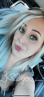 Victoria Ainsworth's Instagram, Twitter & Facebook