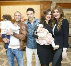 نشر حارس مرمى منتخب مصر عصام الحضري على حسابه انستغرام والعديد من مواقع التواصل الاجماعي صور تجمعه مع بناته وزوجته في الحرم الشريف وهو يعتمر. Ø²ÙˆØ¬Ø§Øª Ø§Ù„Ù„Ø§Ø¹Ø¨ÙŠÙ† Ù‚Ø¨Ù„ ÙˆØ¨Ø¹Ø¯ Ø§Ù„ØªØ¹Ø¯ÙŠÙ„ Ø²ÙˆØ¬Ø© Ø§Ù„Ø­Ø¶Ø±Ù‰ Ø®Ù„Ø¹Øª ÙˆÙŠØ§Ø±Ø§ Ù… Ø«ÙŠØ±Ø© Ù„Ù„Ø¬Ø¯Ù„ ÙˆØ£Ø®Ø±ÙˆÙ† Ø¹ Ù…Ù„Ø© Ù†Ø§Ø¯Ø±Ø© Ø³ÙˆØ¨Ø± ÙƒÙˆØ±Ø©