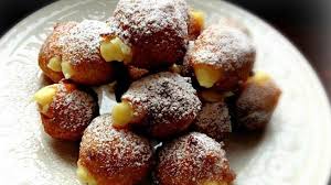 Carnevale con i suoi coriandoli colorati, le maschere e gli scherzi è il periodo più 'divertente' dell'anno. Frittelle Ripiene Di Crema Pasticcera Un Dolce Di Carnevale Per I Palati Piu Golosi Leccenews24