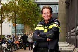 (41) in a residence in dubai. Peter Holla Plv Politiechef Hoofd Operatien Eenheid Amsterdam Bij De Politie Nieuwsbericht Algemene Bestuursdienst