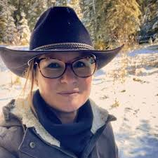 Lia Houstoun is our cover for the week ! Thank you Lia ! Great set of  photos. I love this !