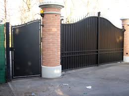 Vi sono 1039 cancelli di ferro e recinzioni immagini fornitori, principalmente situati in asia.i principali paesi o regioni fornitori sono la cina, l'india, che forniscono rispettivamente il 99%, 1% di cancelli di. Foto Cancello Carraio E Pedonale In Ferro Battuto Di Po Fabio Al Frap 138329 Habitissimo