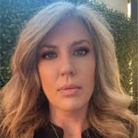 Robyn Fredericks's Instagram, Twitter & Facebook