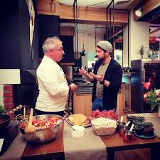 Dani otil inaltime dani otil iubita dani otil neatza dani otil salariu antena 1 dani otil varsta gabriela prisacariu iubite dani otil neatza cu razvan si dani. Dani Otil Lucram ImpreunÄ Cu Chefsalvolocastro La Facebook