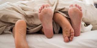 قصة منتصف الليل مارس معها العلاقة الحميمية وهي نائمة فخلعته صوت الأمة