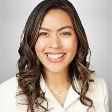 Lynda Skinner's Instagram, Twitter & Facebook