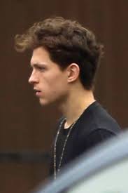 Pin By Peter Pan On Tom Tom Holland Tom Holland Peter Parker Tom Holland Spiderman