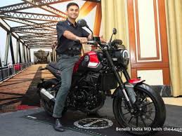 Leoncino 250 è una due ruote compatta ed autentica, dove il classico si fa contemporaneo in una monocilindrica dal carattere grintoso e dalle linee innovative. Benelli Leoncino 250 Launch Price Rs 2 5 L Specs Of Ktm Duke Rival